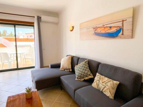 Apartamento T1 Carvoeiro c/piscina e a 300m Praia in คาวีโร