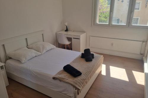 Grand apt rénové avec balcon à 10 min des Rempart