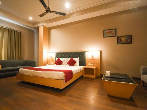 . Lemonade Hotel Alwar
