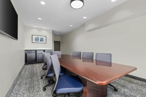 Country Inn & Suites by Radisson Manteno IL - image 31