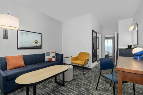 Country Inn & Suites by Radisson Manteno IL - image 24