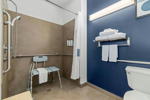 Country Inn & Suites by Radisson Manteno IL - image 17