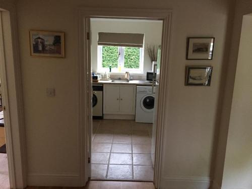 Kitchen, Riverdown B&B in Woodbury
