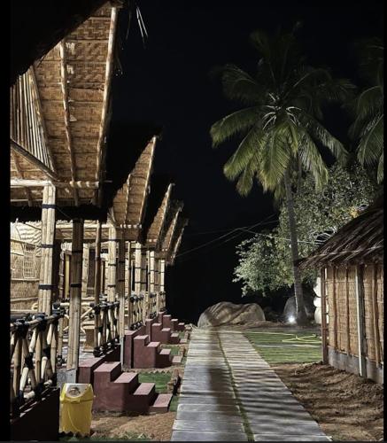 Lazzy Panda Hampi in Hanumanahalli