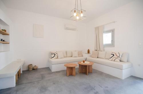 Ios Pearls-2 houses — other in Ιος, Mylopotas Greece, 840 01