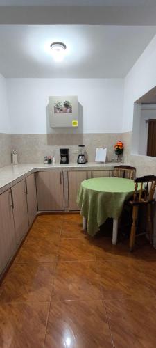 Cerca de la Coromoto hasta 6 viajeros a 7 minutos del puente sobre el lago in 馬拉開波