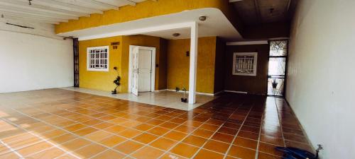 Cerca de la Coromoto hasta 6 viajeros a 7 minutos del puente sobre el lago in 馬拉開波