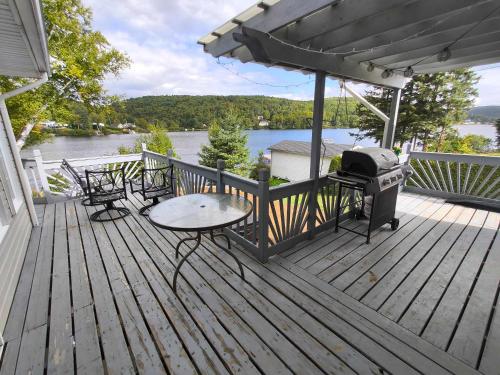 Waterfront with Spa - Etoile Filante in St Zenon (QC)