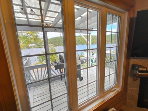Waterfront with Spa - Etoile Filante in St Zenon (QC)
