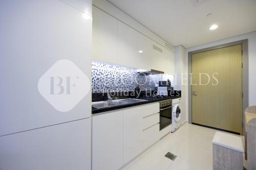 Magnificent Studio Aykon City in Jumeirah