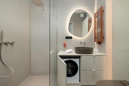 Nowoczesny Apartament typu Studio z Dostępem do Strefy Rozrywki i Relaksu by Noclegi Renters - image 4