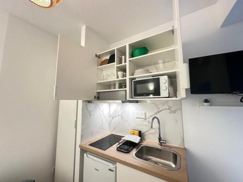 New 401 Suite Audrey - Cosy Apartment Paris Center - image 3