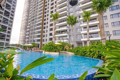 Swimming pool, Sunrise Riverside by Tam House with Gym and Pool in Phuoc Kien