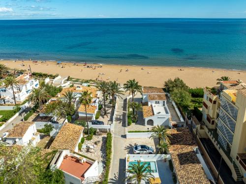 Urbanización El Oasis, 20 Villas en 1ª Línea Playa 2