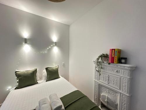 New 402 Suite Brigitte-Cosy Apartment Paris Center