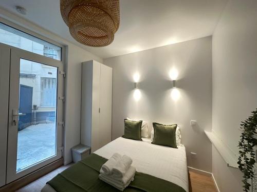 New 402 Suite Brigitte-Cosy Apartment Paris Center - image 5