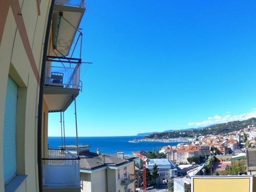 Quadrilocale Italia con vista mare