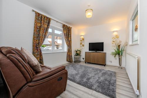 Spacious 3-Bed House, Sleeps 6, Parking, Contractor Friendly gîte à louer North Ockendon