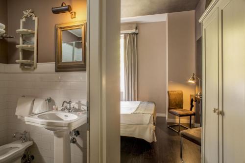 The B Place - image 5