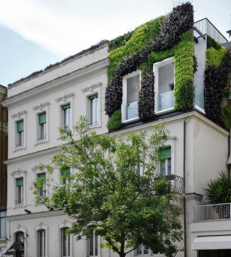 The B Place, Rome