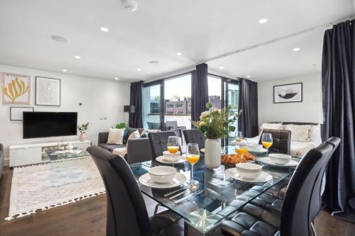 BnBNova - 3BR 2BA Penthouse with Terrace - image 11