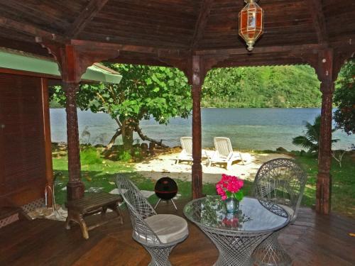Robinson's Cove Villas – khách sạn tại Pihaena
