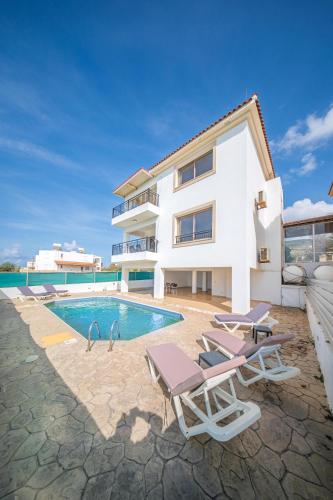 ทัศนียภาพภายนอกโรงแรม, Infinity Blue Villa w Pool in โปมอส