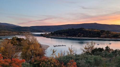 La Parenthèse du Lac - Lumineux & Central (La Parenthese du Lac - Lumineux & Central) in Les Salles-pie-Verdonas