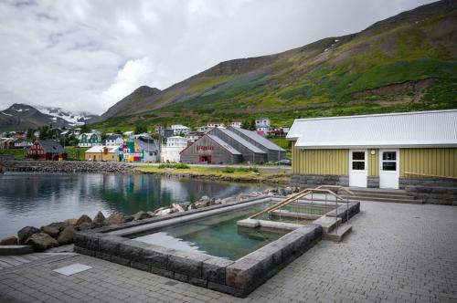 Gyógyfürdő, Siglo Hotel in Siglufjordur