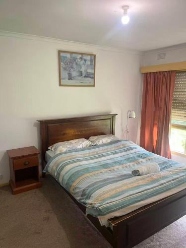 E Convenient, livable, and close to commercial districts近商圈电车大学便利别墅大床房 in Bundoora