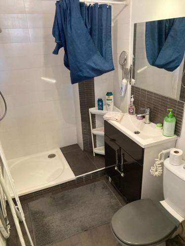 Shower, Maison des Pins in Alco
