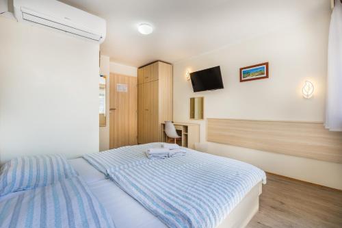 Double or Twin Room with Balcony and Sea View
