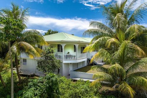 Ferapalms Tropical Escape with Ocean & Mountain View in La Plaine