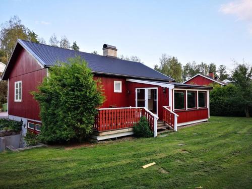 Cozy villa in Svanskog with sauna and guest house in Svanskog
