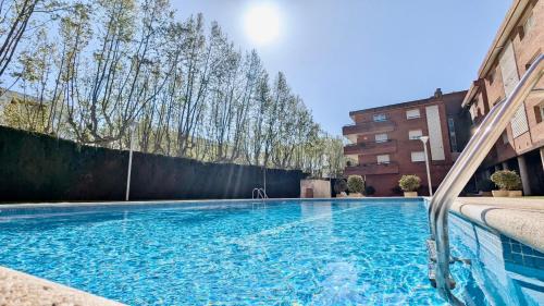 EVH129 Piso con piscina comunitaria