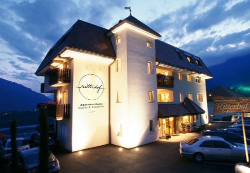 Apartmenthotel Ritterhof Suites & Breakfast - Accommodation - Schenna