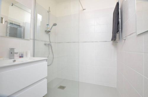 Roumieux 27 Charmant Appartement - Proche Plage Climatisation Parking Privé - image 4