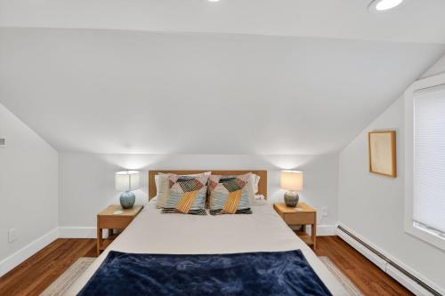 Saratoga Cottage - 2BR Near Track & Lake home - image 9