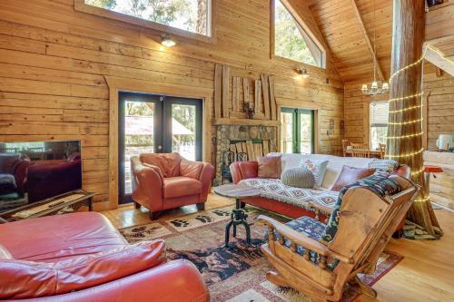 Fish & Float at Natural Springs! Log Cabin in Bell in Bell (FL)