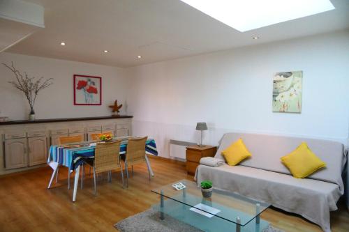 Közös társalgó / TV, Matsya Hostel in Anglet