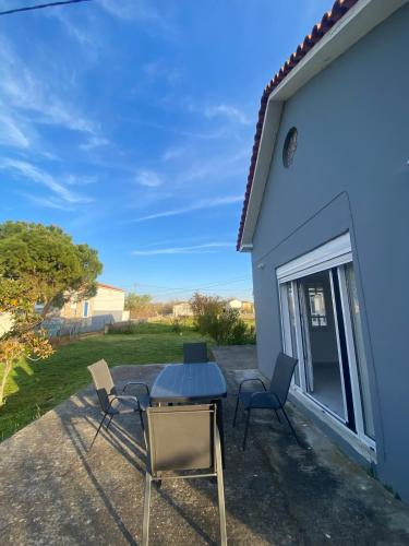 Modern Villa in Lesvos gîte à louer Nisída Ágios Isíderos