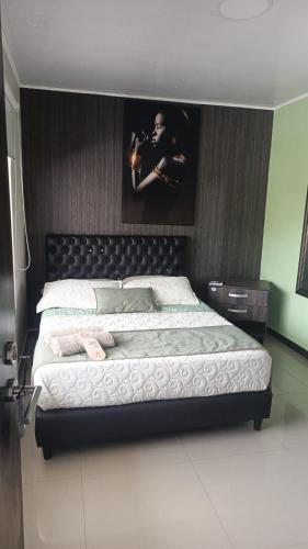 1 double bed, 1 twin bed