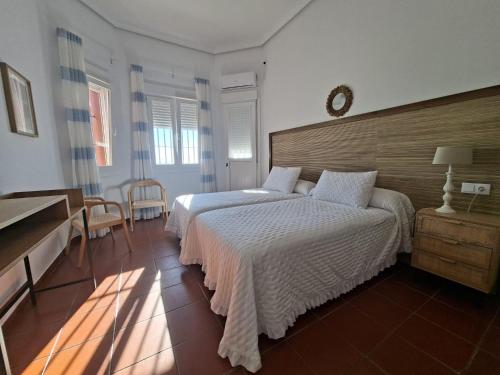 2 twin beds
