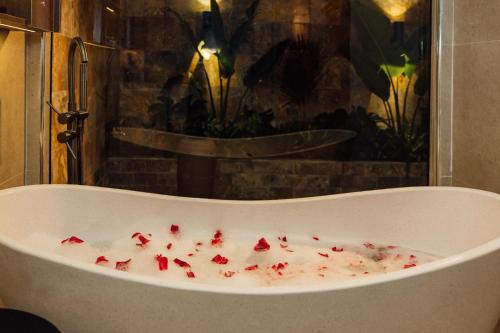 Lavena Boutique Hotel in 清化/岑山海灘