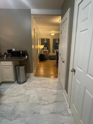 Uptown Geneva Rowhouse Flat in Geneva (NY)