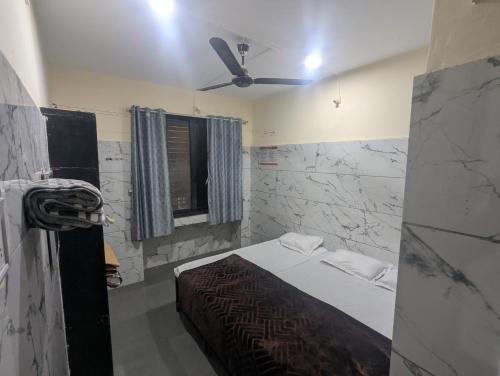 Hotel Tirth Purohit Park in Trimbak