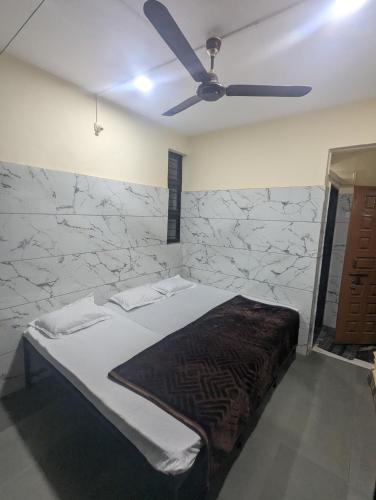 Hotel Tirth Purohit Park in Trimbak