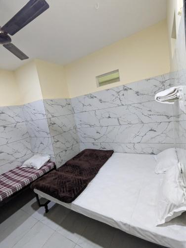 Hotel Tirth Purohit Park in Trimbak