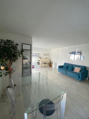 62 m2, T3, Palm Beach, sea view, 30 meters from beach