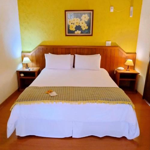 1 double bed, 1 twin bed
